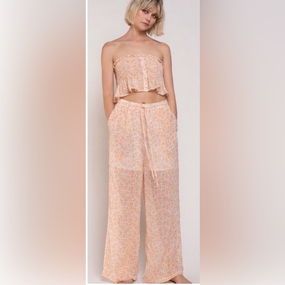 𝅺POL Tropical Festive Ditzy Floral Woven pants - size small